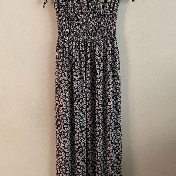 Maxi Dress 👗 - Picture 6 of 9